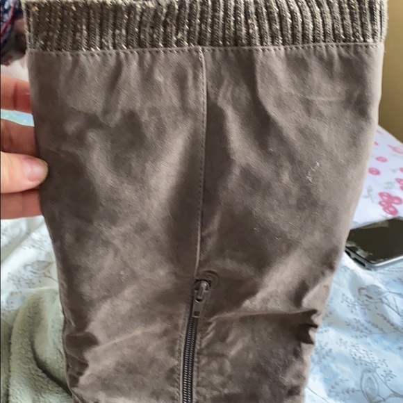 Knee high sweater cuff heel boots - Picture 3 of 3